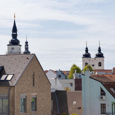 Apartman Leonardo - City Center Trnava Bagian luar foto