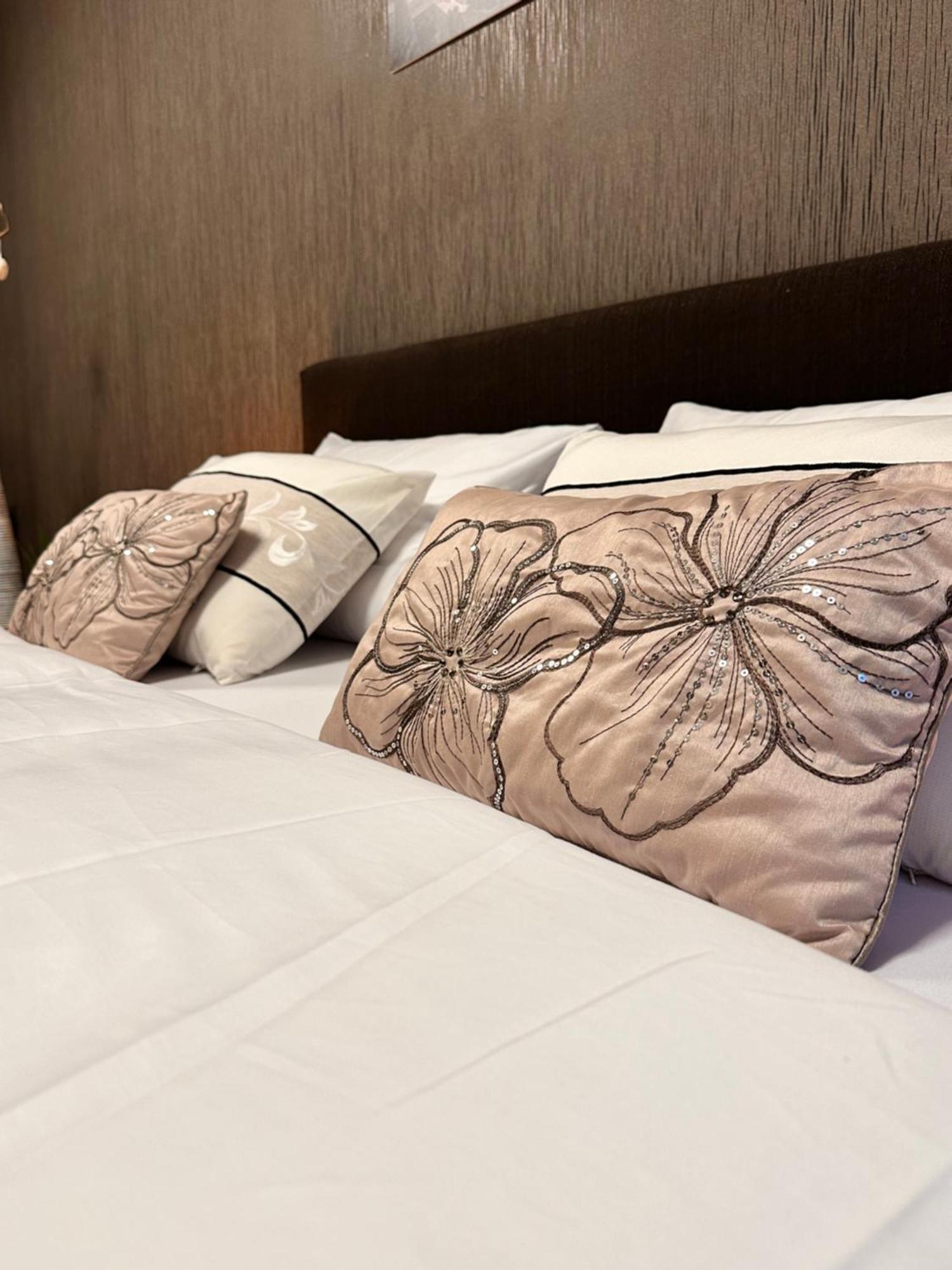 Apartman Leonardo - City Center Trnava Bagian luar foto