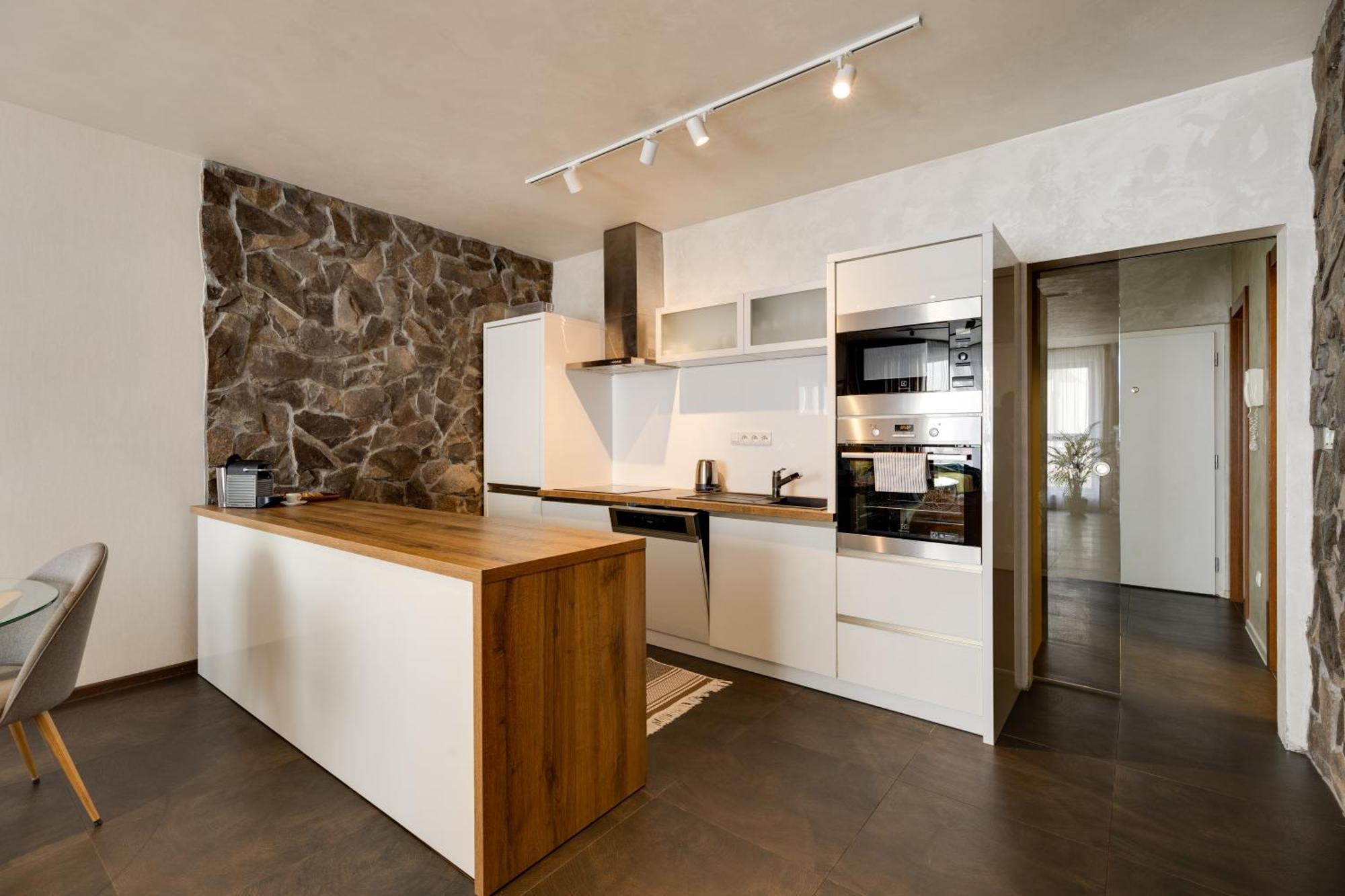 Apartman Leonardo - City Center Trnava Bagian luar foto