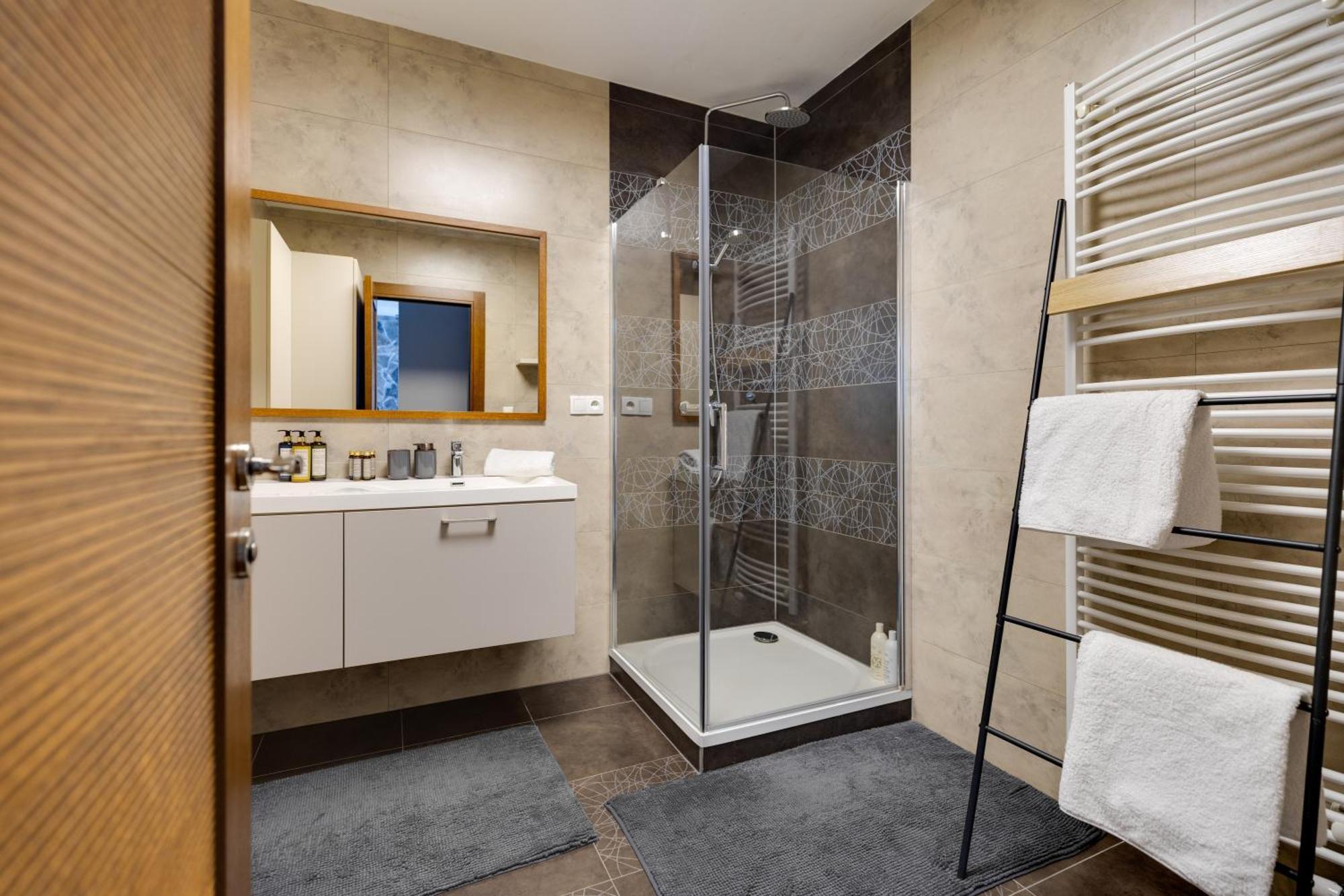 Apartman Leonardo - City Center Trnava Bagian luar foto