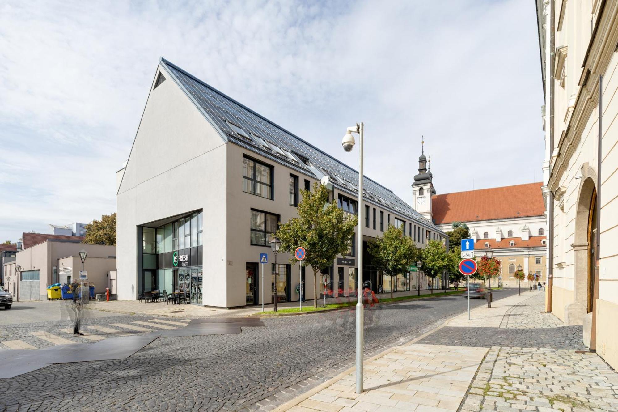 Apartman Leonardo - City Center Trnava Bagian luar foto